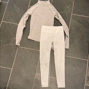 Free people Gray Long Sleeve Top and Leggings Set - skiing thermals